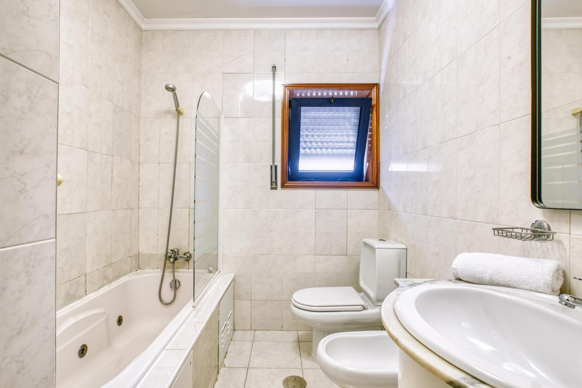 Apartamento T1- Gaia Zona.Comercial Вила-Нова-ди-Гая Экстерьер фото