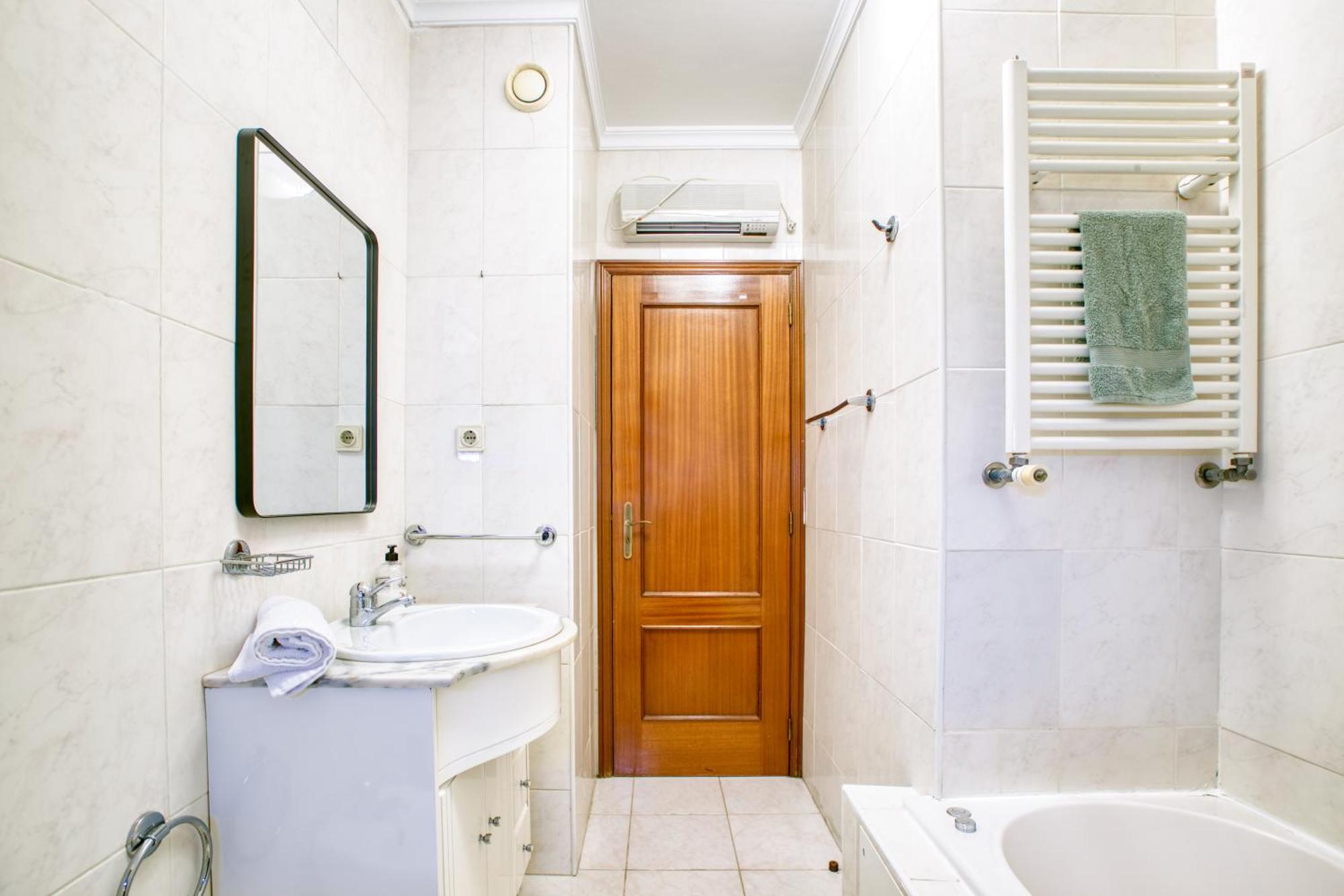 Apartamento T1- Gaia Zona.Comercial Вила-Нова-ди-Гая Экстерьер фото