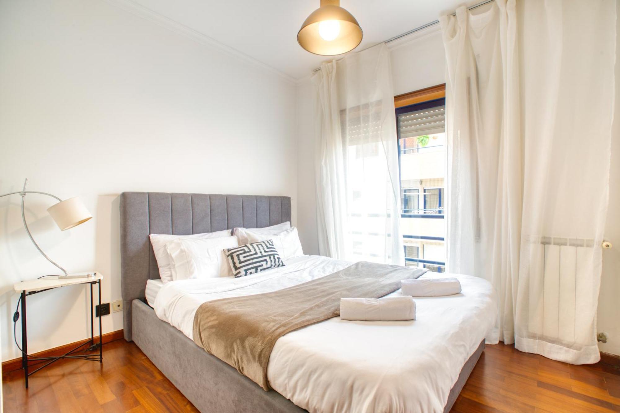 Apartamento T1- Gaia Zona.Comercial Вила-Нова-ди-Гая Экстерьер фото